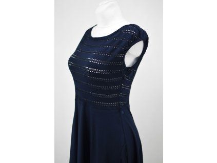 Půlkolové šaty - děrované - modré