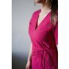 Zavinovací mušelínové šaty - magenta