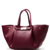 Kožená kabelka Cora vínově červená
