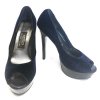 High heeled pumps velvet