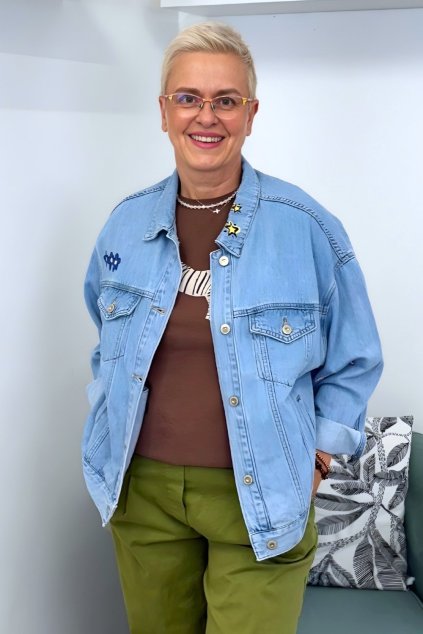 Světle modrá džínová bunda s obrázky BLANKA STRAKA 01