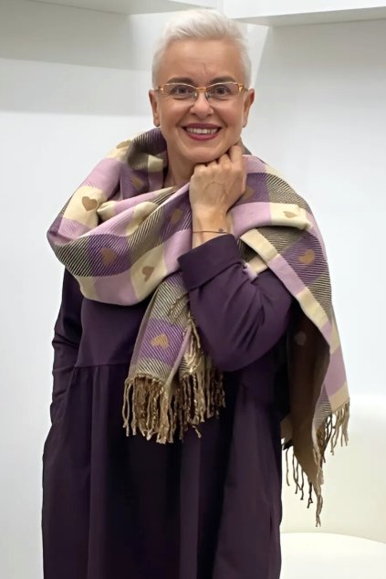 Kostkovaná teplejší fialovo béžová šála se srdíčky BLANKA STRAKA