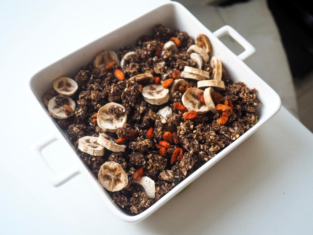Domácí banánová granola s Vegan proteinem