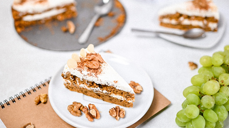 Lehký a vláčný mrkvový dort z kokosové mouky pro každou příležitost