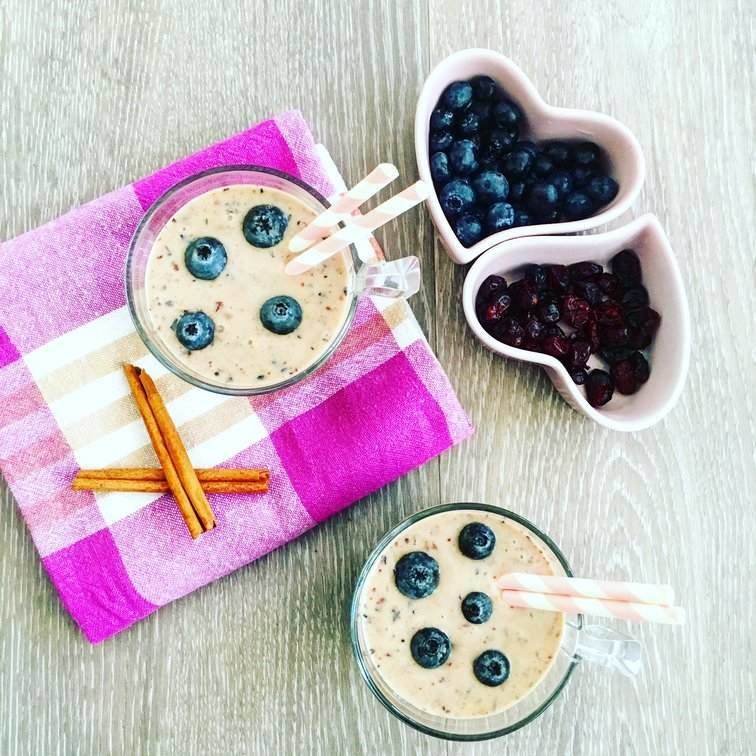 Veganské NEjogurtové smoothie s borůvkami