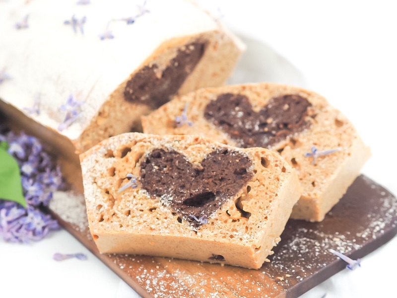 Celozrnný prvomájový chlebíček pro všechny zamilované, hladové duše