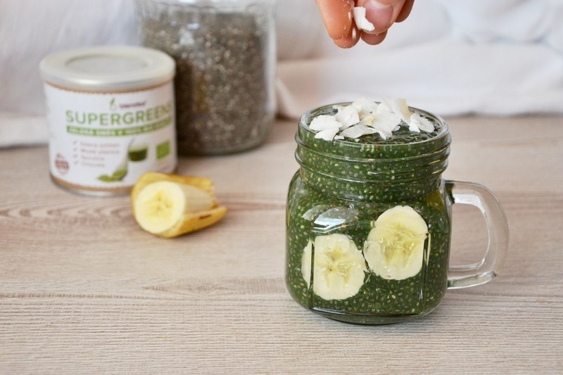 Vysoce vláknitý chia puding se zelenou Blendeou