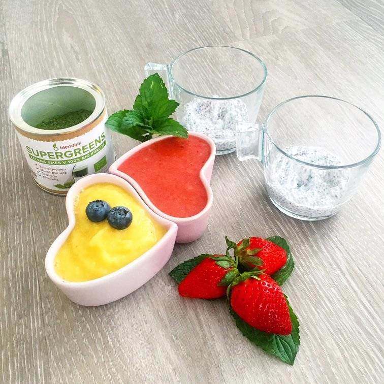 Dezertní veganský chia puding s ovocem a Blendeou