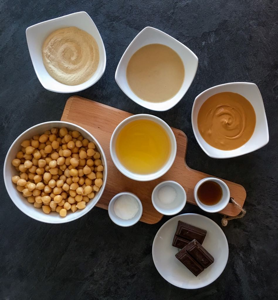 Proteinové cizrnové sušenky s hořkou čokoládou