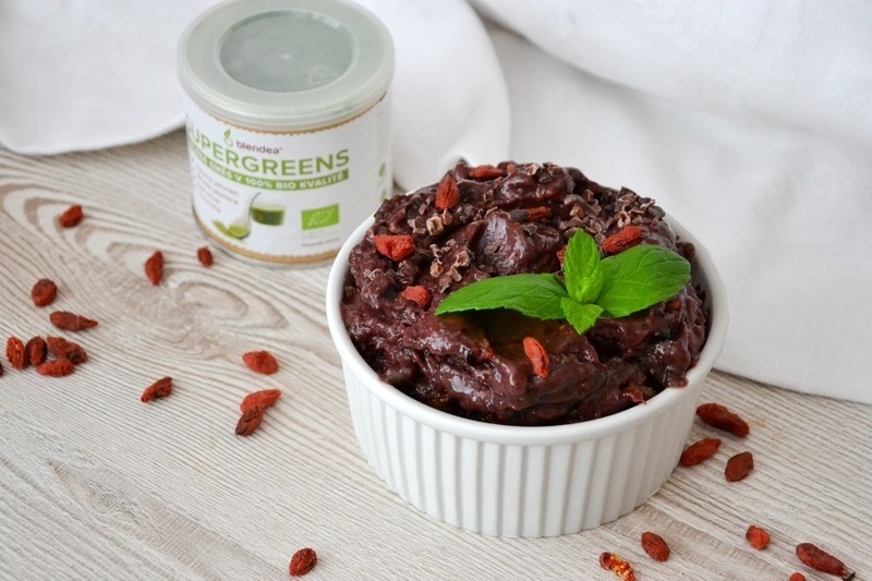 Hustá čokoládová zmrzlina s ovocem a Blendeou