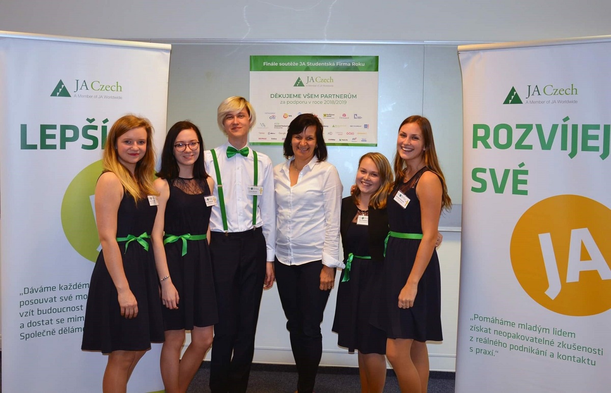 "Firmy zatím náhrady plastu netrápí, časem to budou muset řešit," rozhovor se studentskou firmou EkoBrko