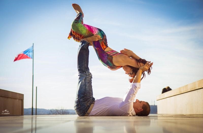 "Jediný člověk, který nemůže cvičit jógu, je člověk líný" - rozhovor s Káťou Burešovou