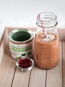 Malinové smoothie s goji a kokosem (RECEPT)
