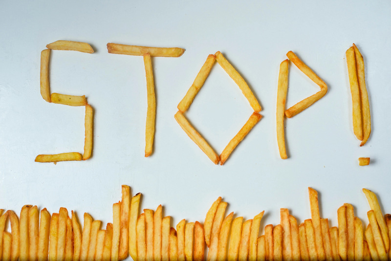 Skutečně je dnešní strava vysoce kalorická, ale má málo živin? 🤔