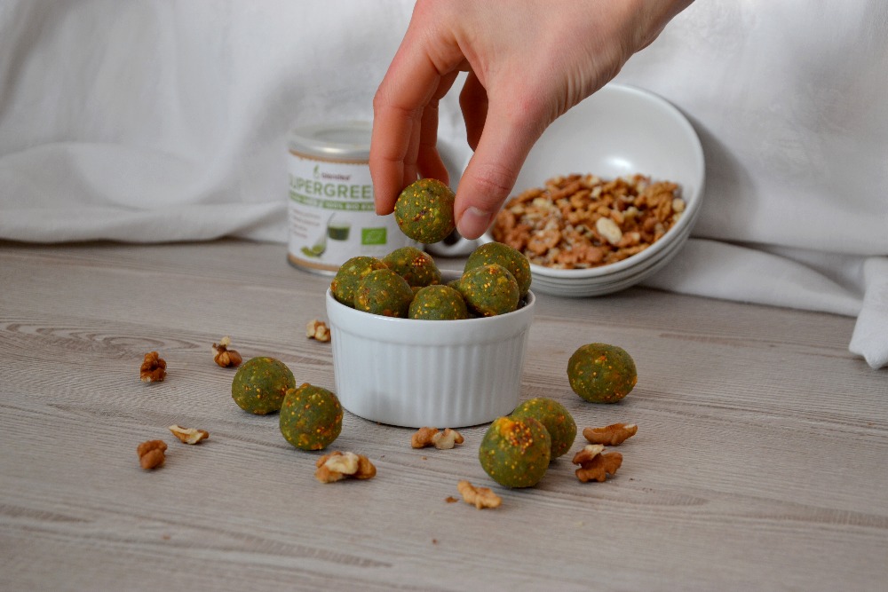 Domácí ořechovo-fíkové proteinové kuličky