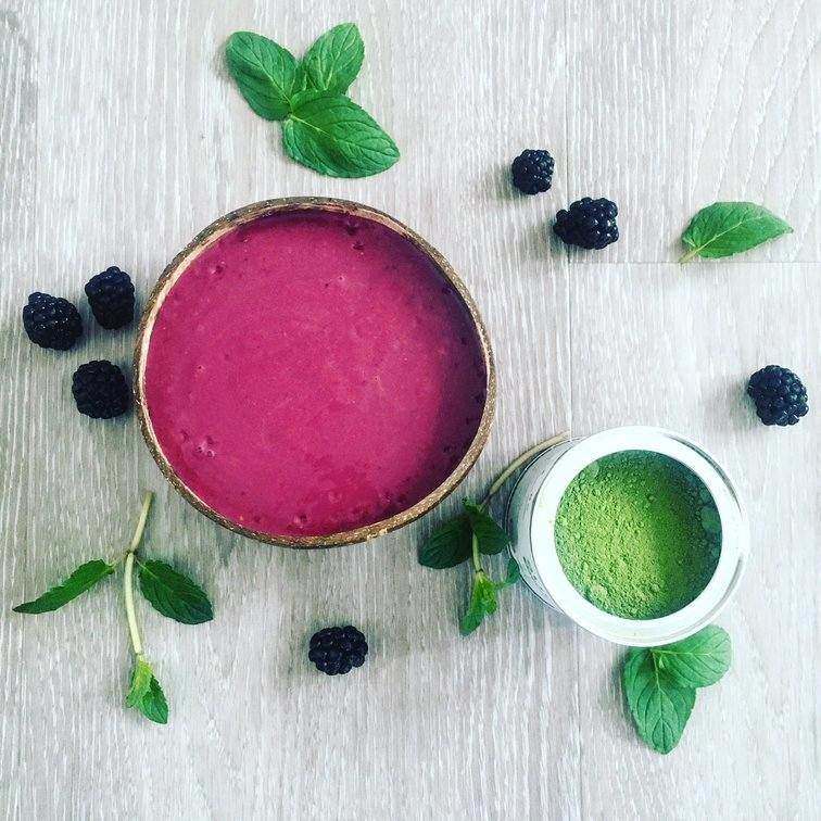 Ostružinová smoothie bowl na dobré zažívání