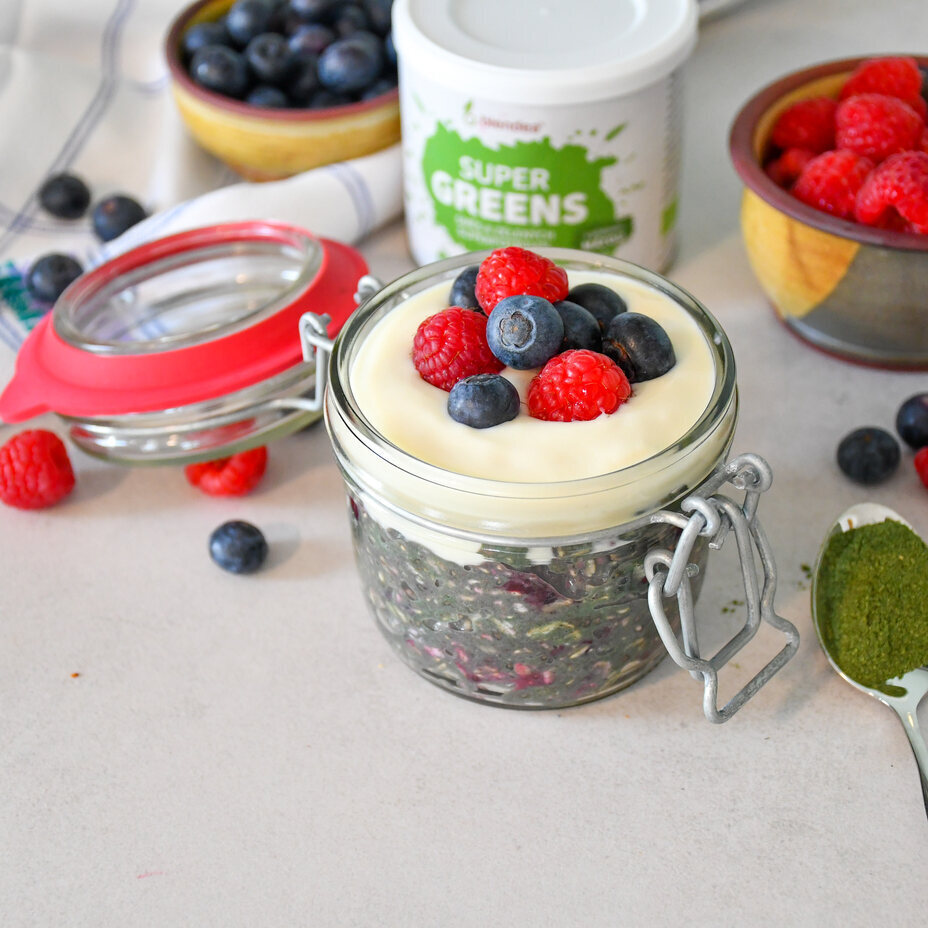 Skořicové overnight oats s ovocem a SUPERGREENS (napumpujte se vitamíny)