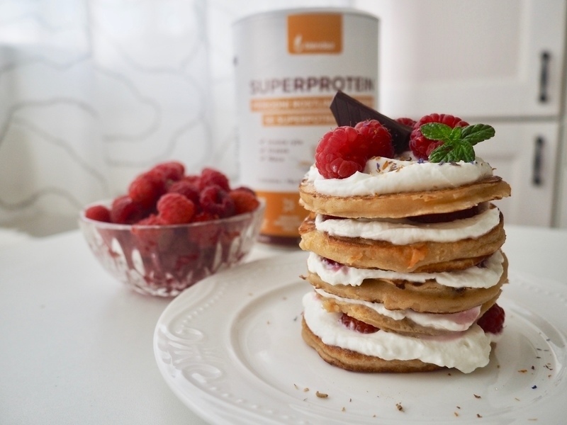 Špaldové proteinové lívance s Blendeou a ovocem