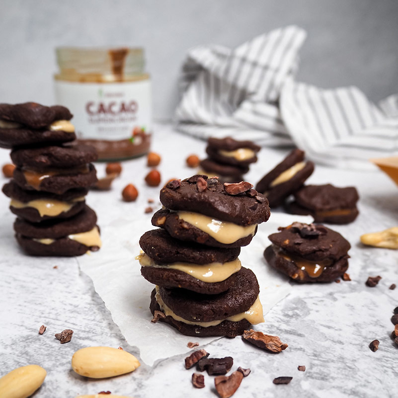 RAW proteinové oreo sušenky z datlí a kakaové směsi SUPERCHILL