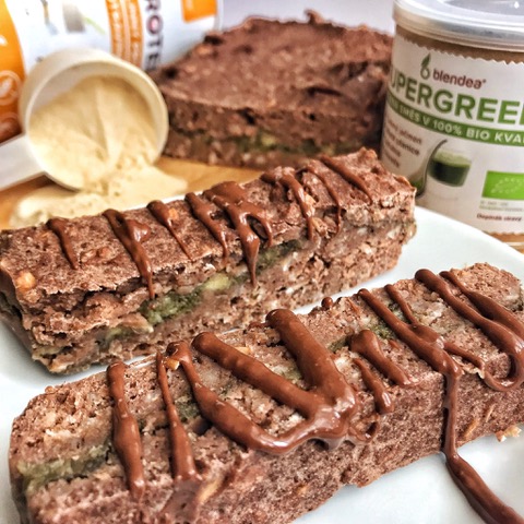 Proteinový chlebíček s vločkami, jogurtem a medem