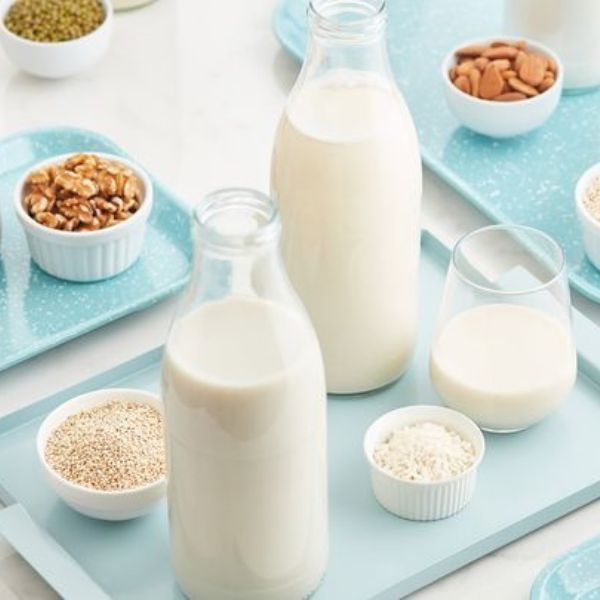 Rostlinná mléka - 4 tipy pro zdravý jídelníček