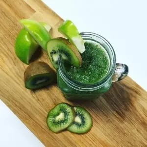 Zelené smoothie kiwi, jablko a hruška (RECEPT)
