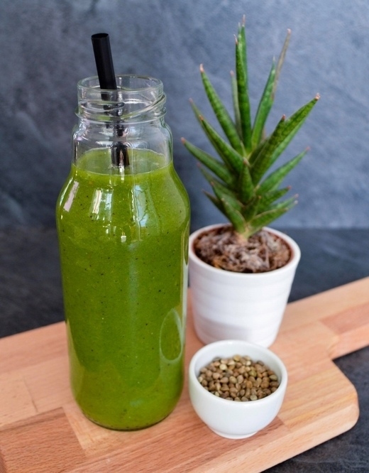 Špenátové smoothie s kiwi a zdravými semínky