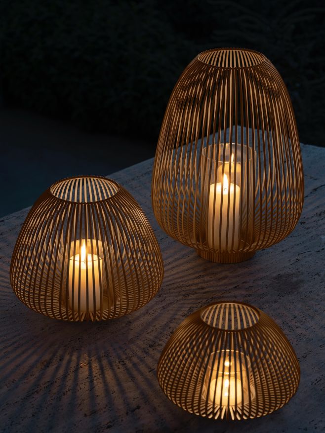 🍂 Podzimní hygge s Blomus 🍂 Když dny zkracuje a venku vládne chlad, je čas proměnit domov v útulné útočiště. 🕯️✨ Jemné...