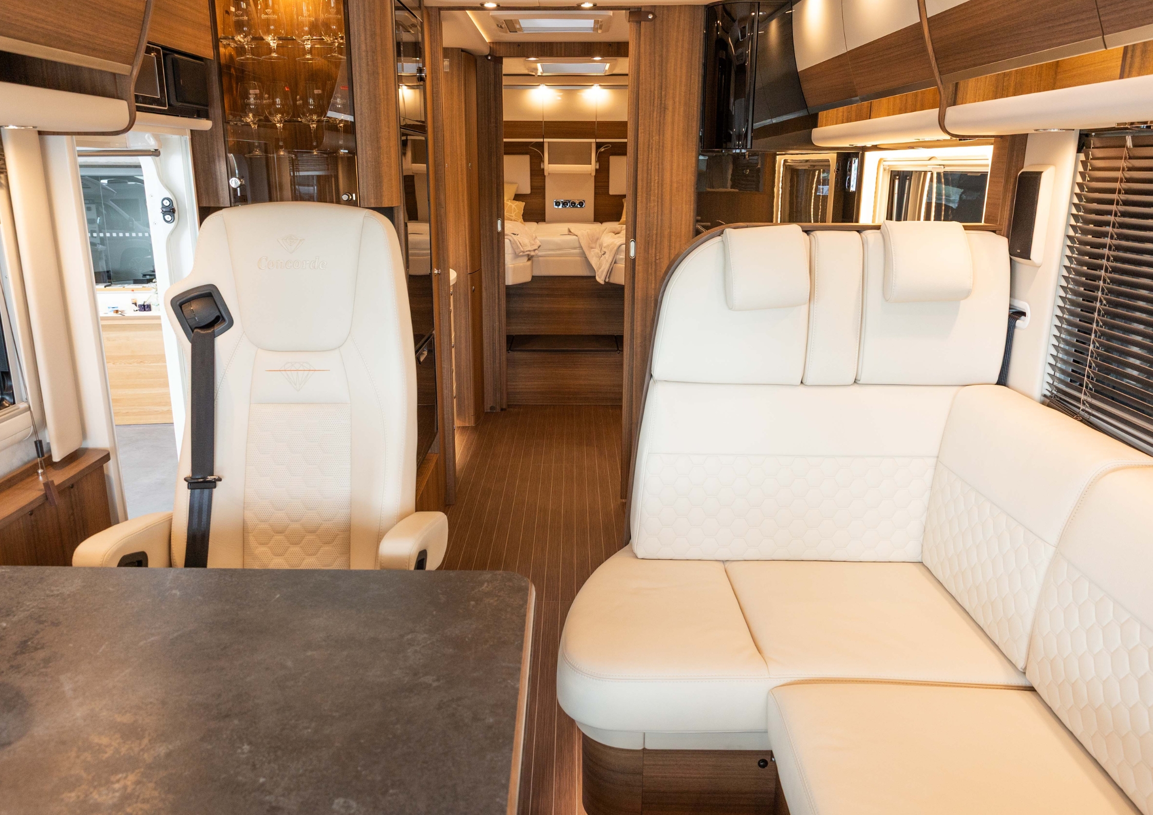Concorde Carver 850L Diamond Serie
