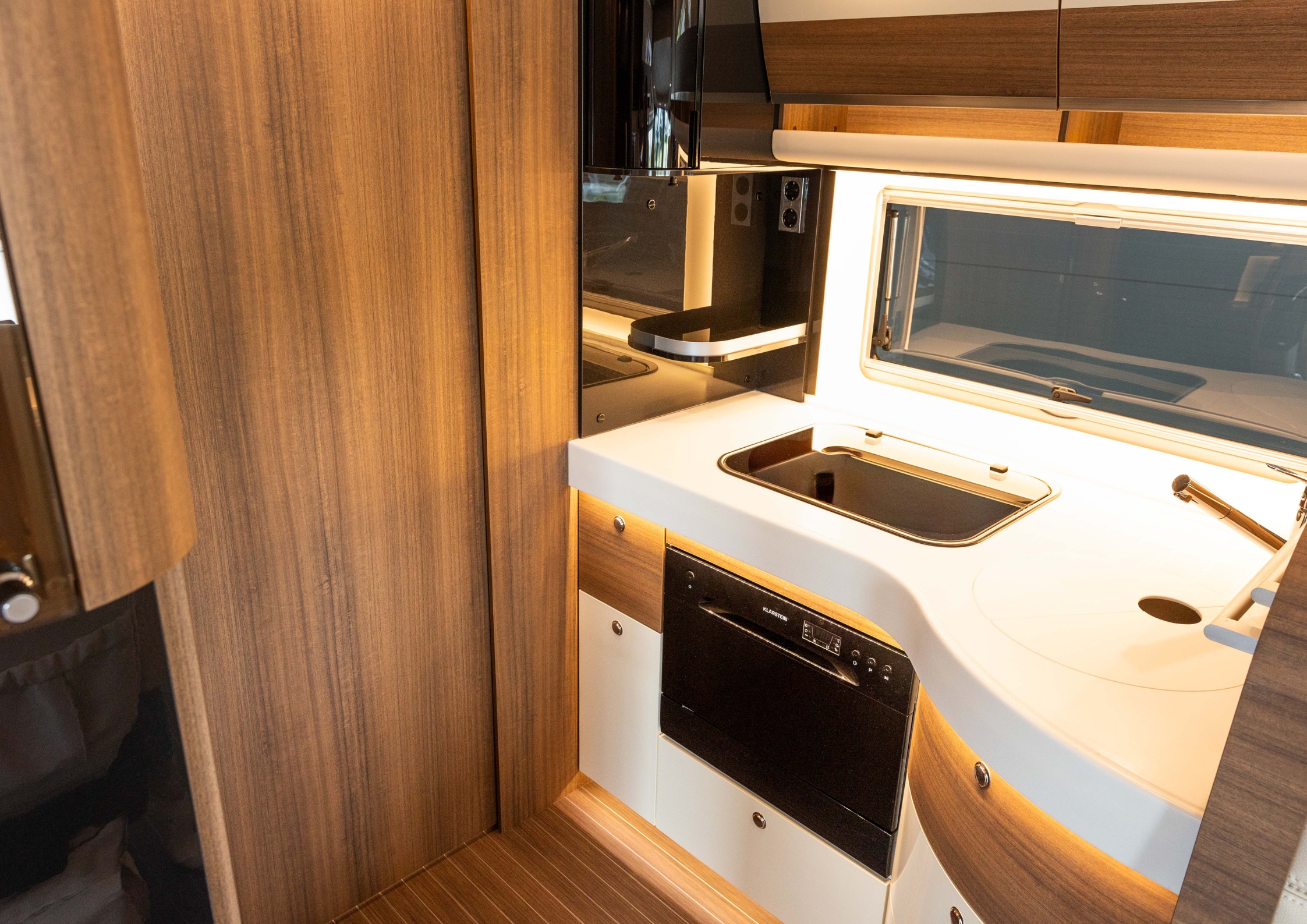 Concorde Carver 850L Diamond Serie