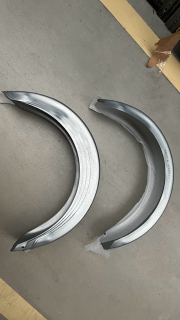 Blatník plechový 14" (800x415x220)