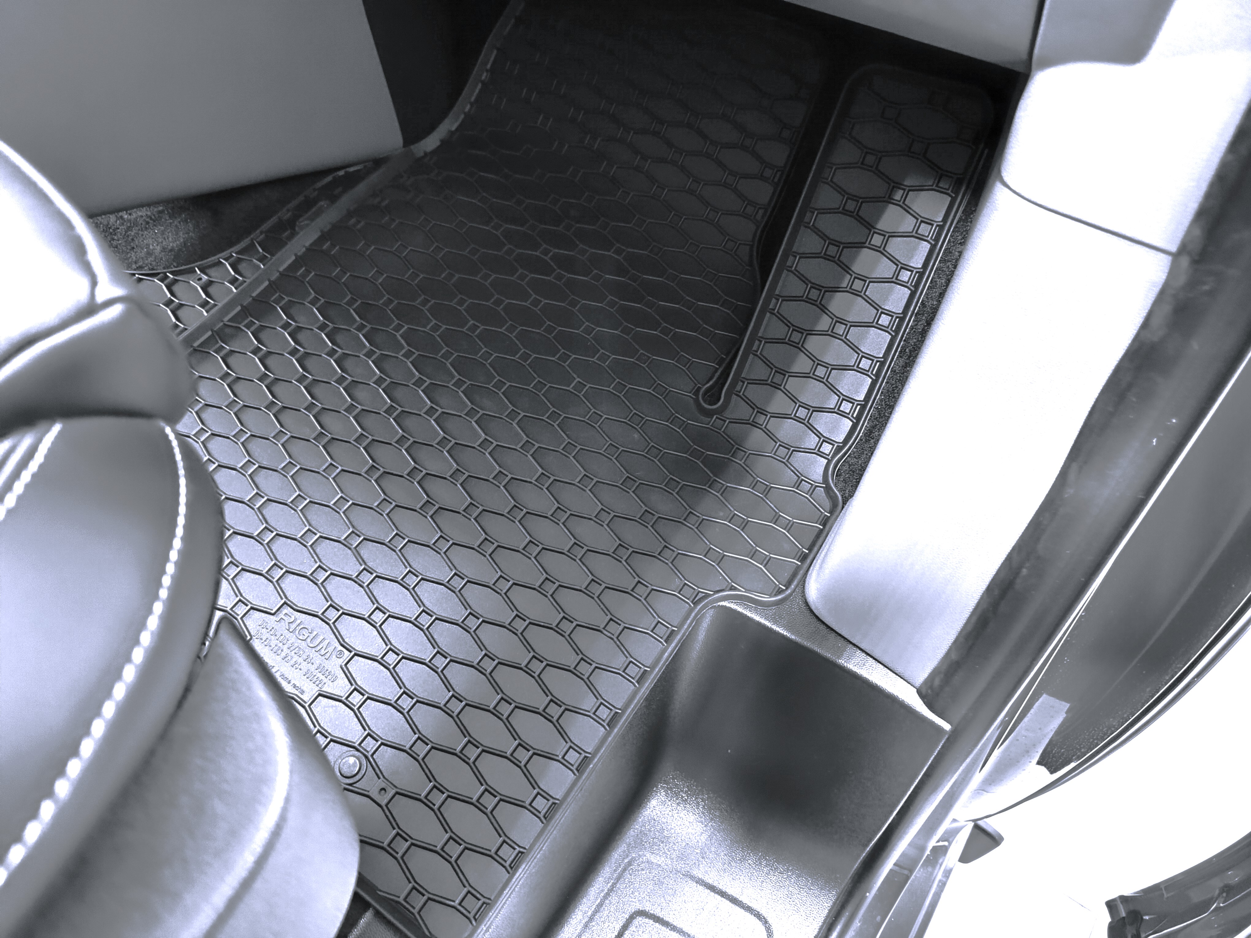 Gumové autokoberce Ford Tourneo / Transit Custom 2/3místný 2023- | RIGUM