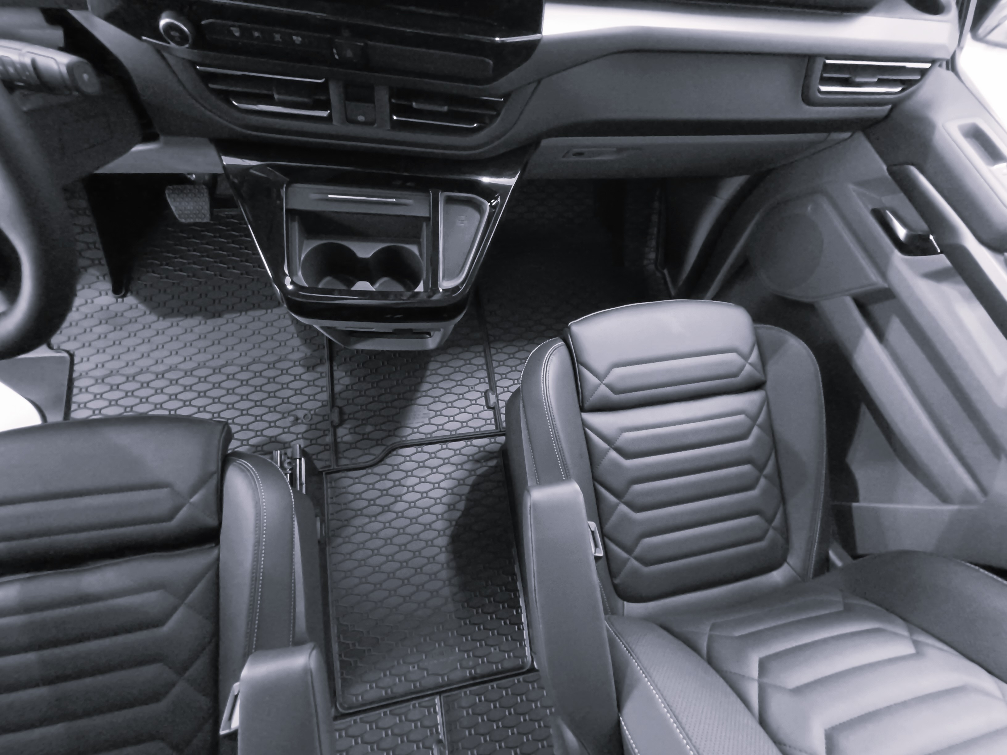 Gumové autokoberce Ford Tourneo / Transit Custom 2místný + tunel 2023- | RIGUM
