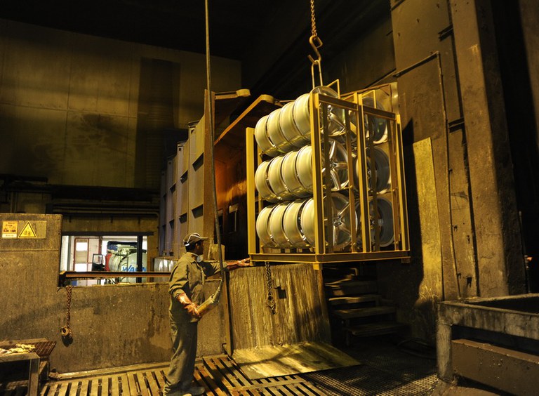 Chemické odlakování alu kol v Kladně do 48h 