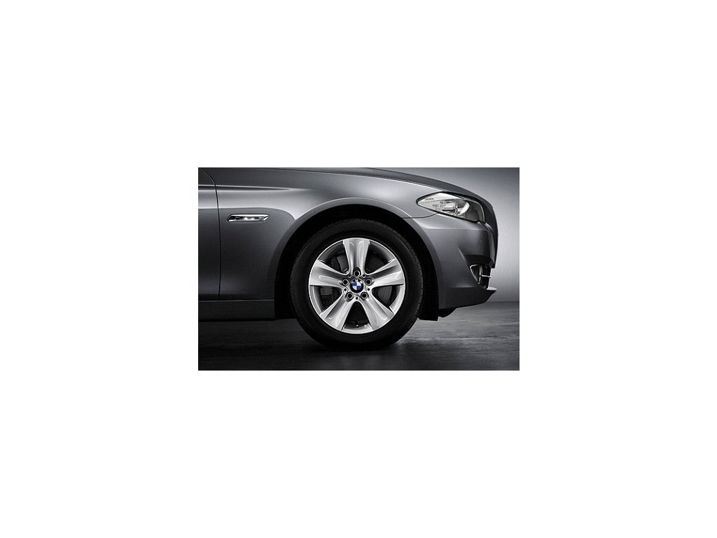 Zimní sada alu kola BMW F10, F12 STYLING 327 8x17 5/120 ET30 s pneumatikou 225/55 R17 97H