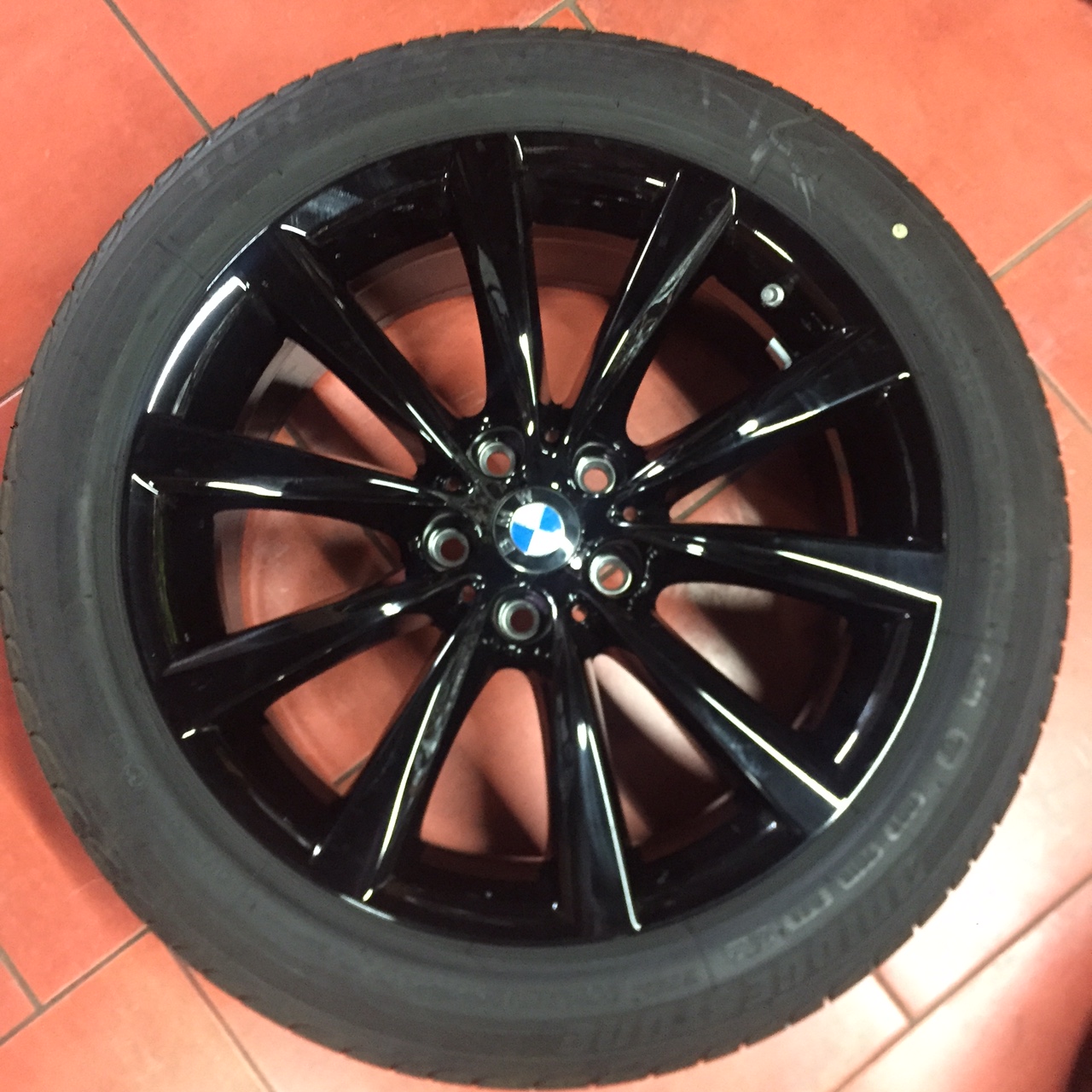 Originální alu kola BMW 5 G30 STYLING 642 8x18 ET30 s pneumatikou 245/45 R18 96Y