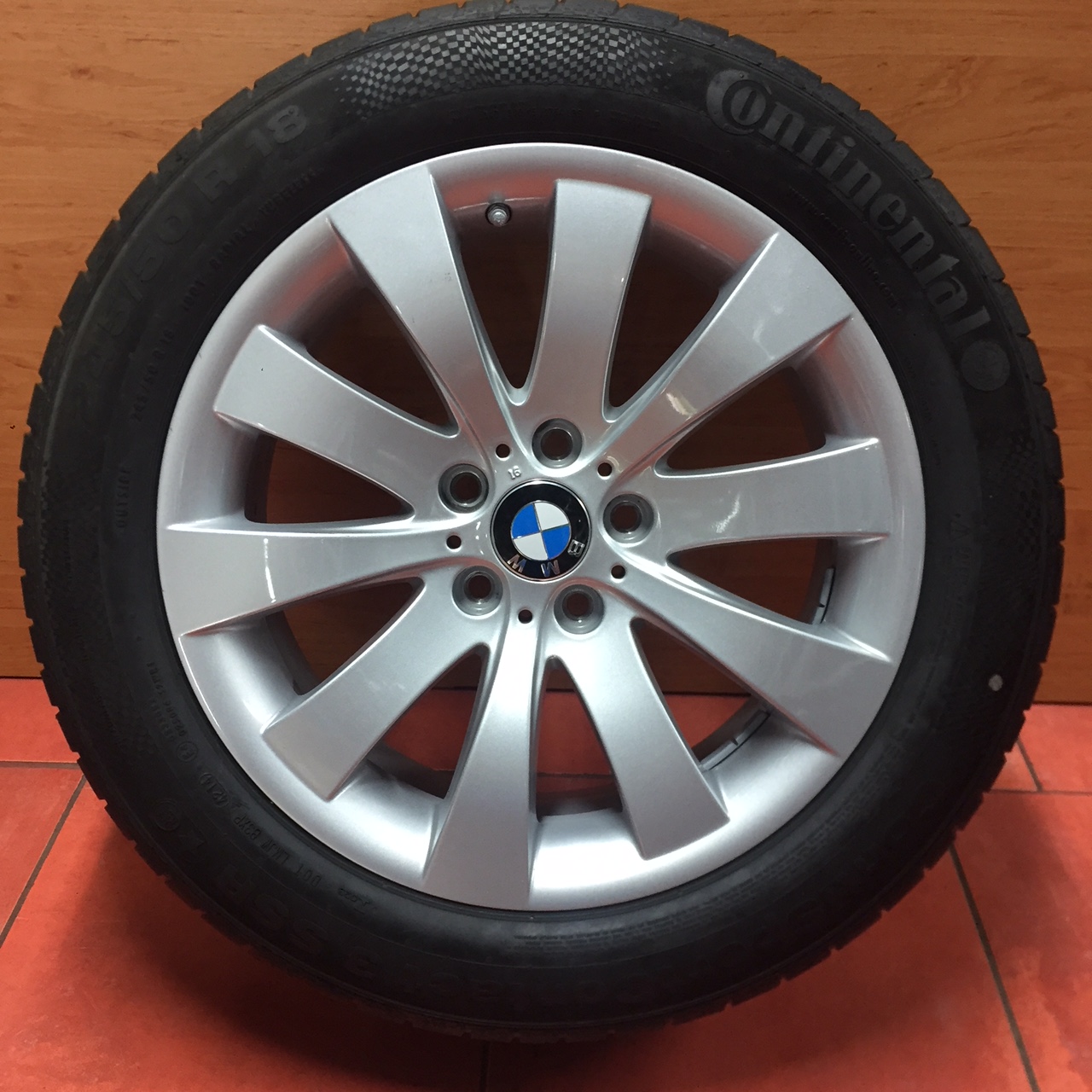 Letní sada BMW F01, F07 STYLING 250 8x18 5/120 ET30 včetně letních pneumatik 245/50 R18 100Y Continental SC3 dojezdové, RUNFLAT