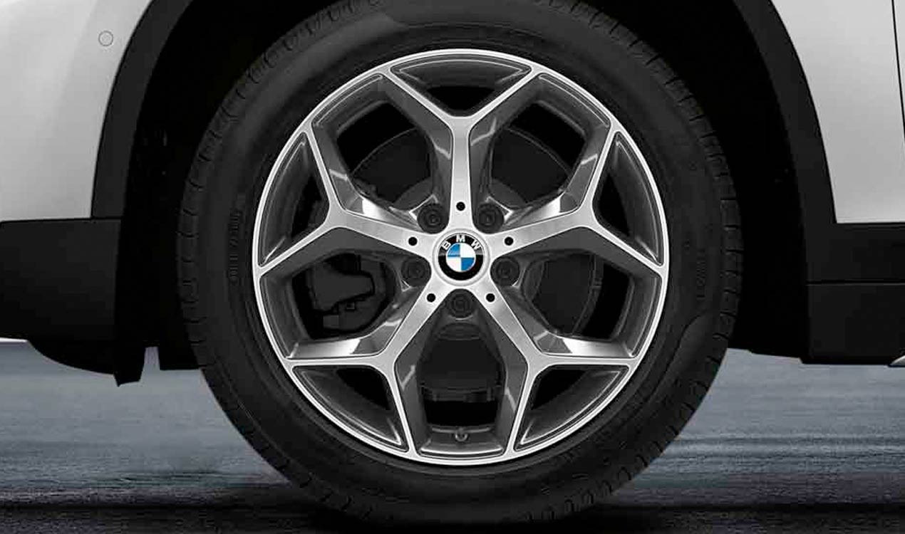 Originální letní sada BMW X1 F48 a X2 F39 STYLING 569 v rozměrech 7,5x18 ET51 včetně letních pneumatik 225/50 R18 95W - 99W Pirelli P Zero* a čidel…
