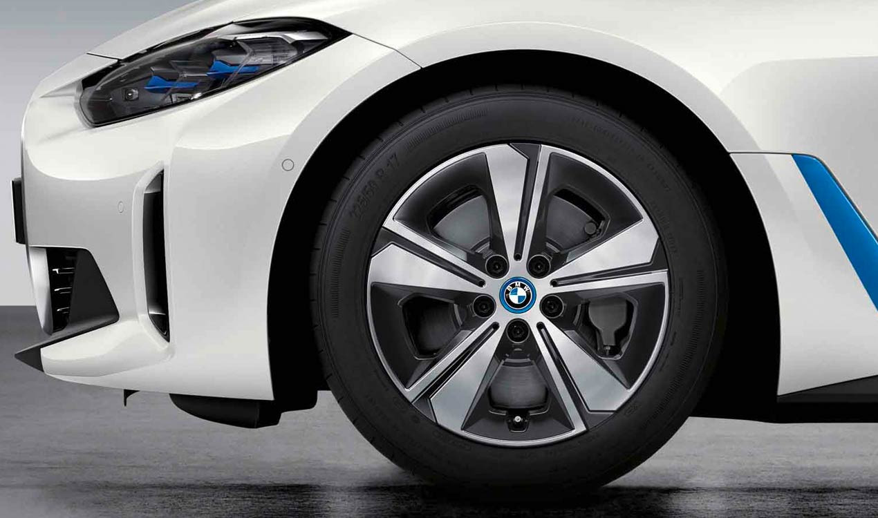 Originální zimní sada BMW i4 G26 STYLING 852 v rozměrech 7,5x17 ET30 včetně zimních pneumatik 225/55 R17 101H XL Continental Winter Contact TS860S* a…