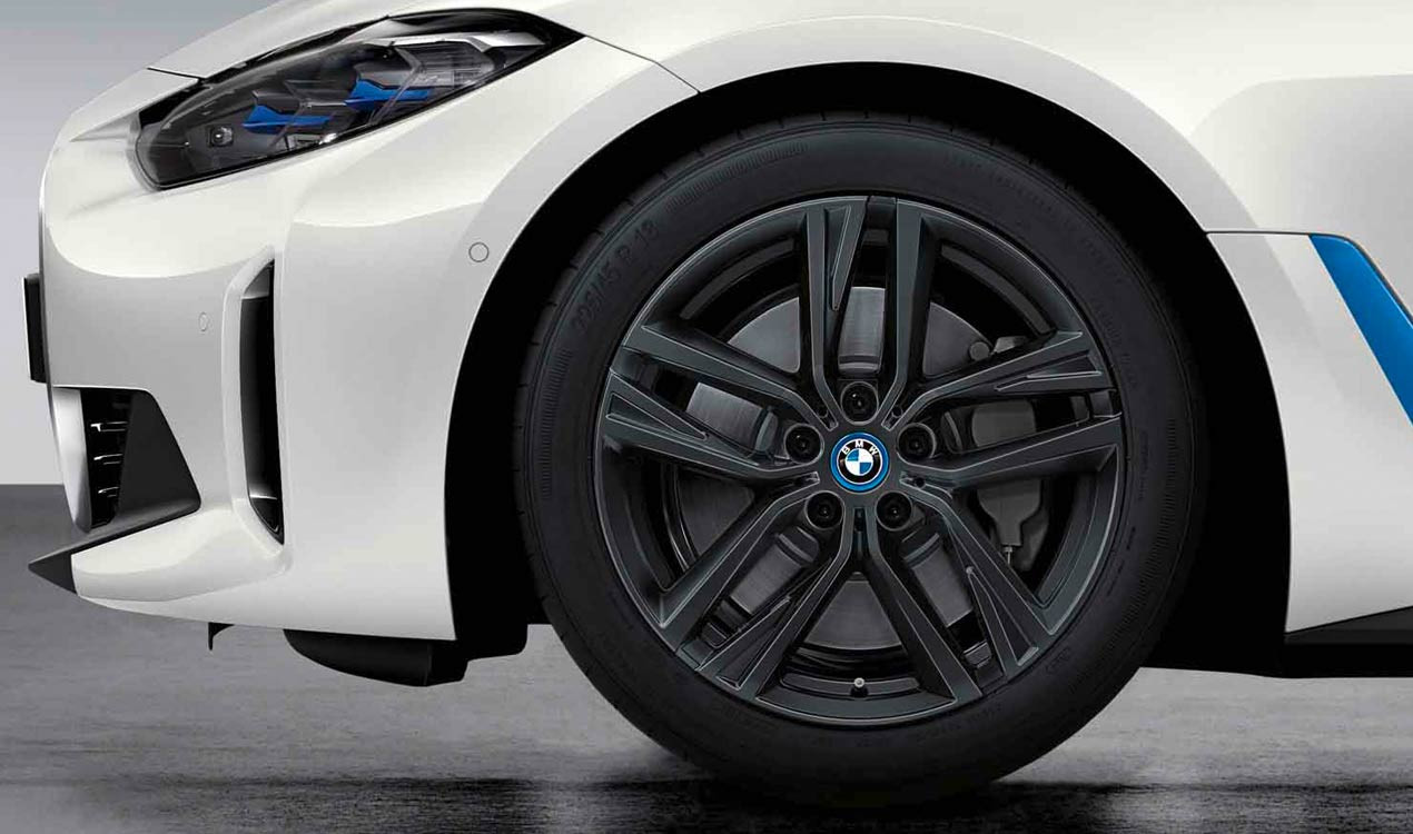 Originální zimní sada BMW i4 G26 STYLING 853 v rozměrech 8,5x18 ET36 včetně zimních pneumatik 245/45 R18 100H XL Goodyear Ultra Grip Performance +* a…