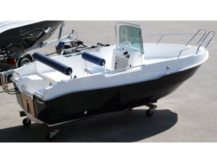 Motorový člun BT 440