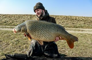 Jar je tu, milí priatelia! 🌱🎣 Ráno pri vode je ešte svieže, ale príroda sa už naplno prebúdza. Vzduch vonia jarou a...