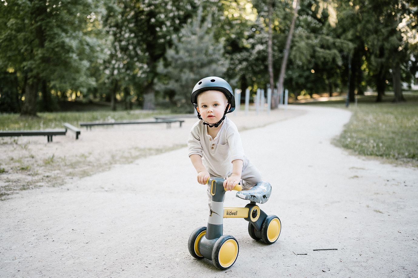 Mini balancny bicykel petito dino kidwell