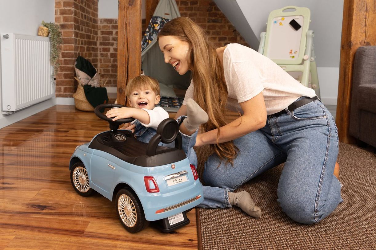 Odrážadlo auto toyz fiat 500 biele
