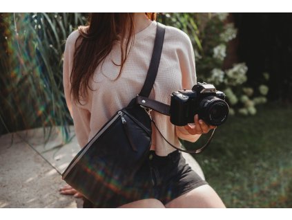 SLING BAG II. black