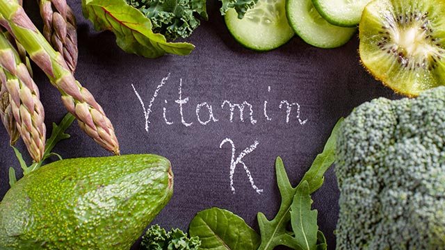 Vitamín K - důležitý pomocník na osteoporózu
