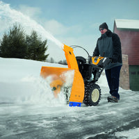 Pomocníci na odstránenie snehu: Posypové vozíky, rozmetadlá a snežné frézy