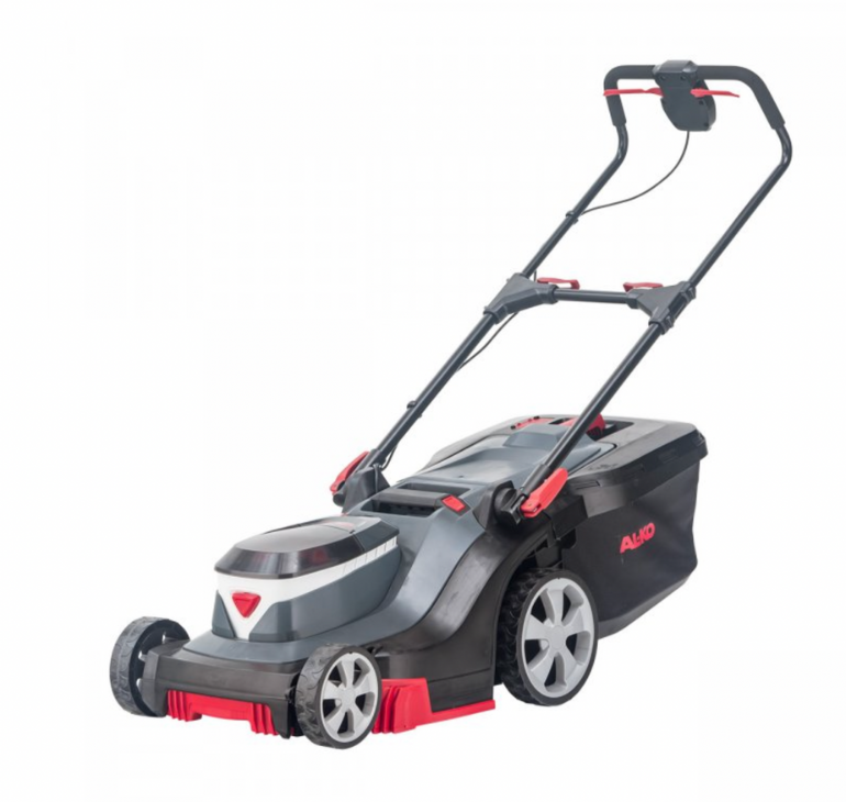 Starostlivosť o trávnik. Ako dosiahnuť krásny zelený koberec?