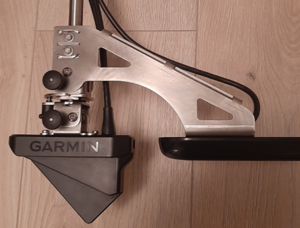 KED Livescope LVS 32 – Konzole pro dvojité uchyceni Garmin GT52/54/56 v režimu perspektivy