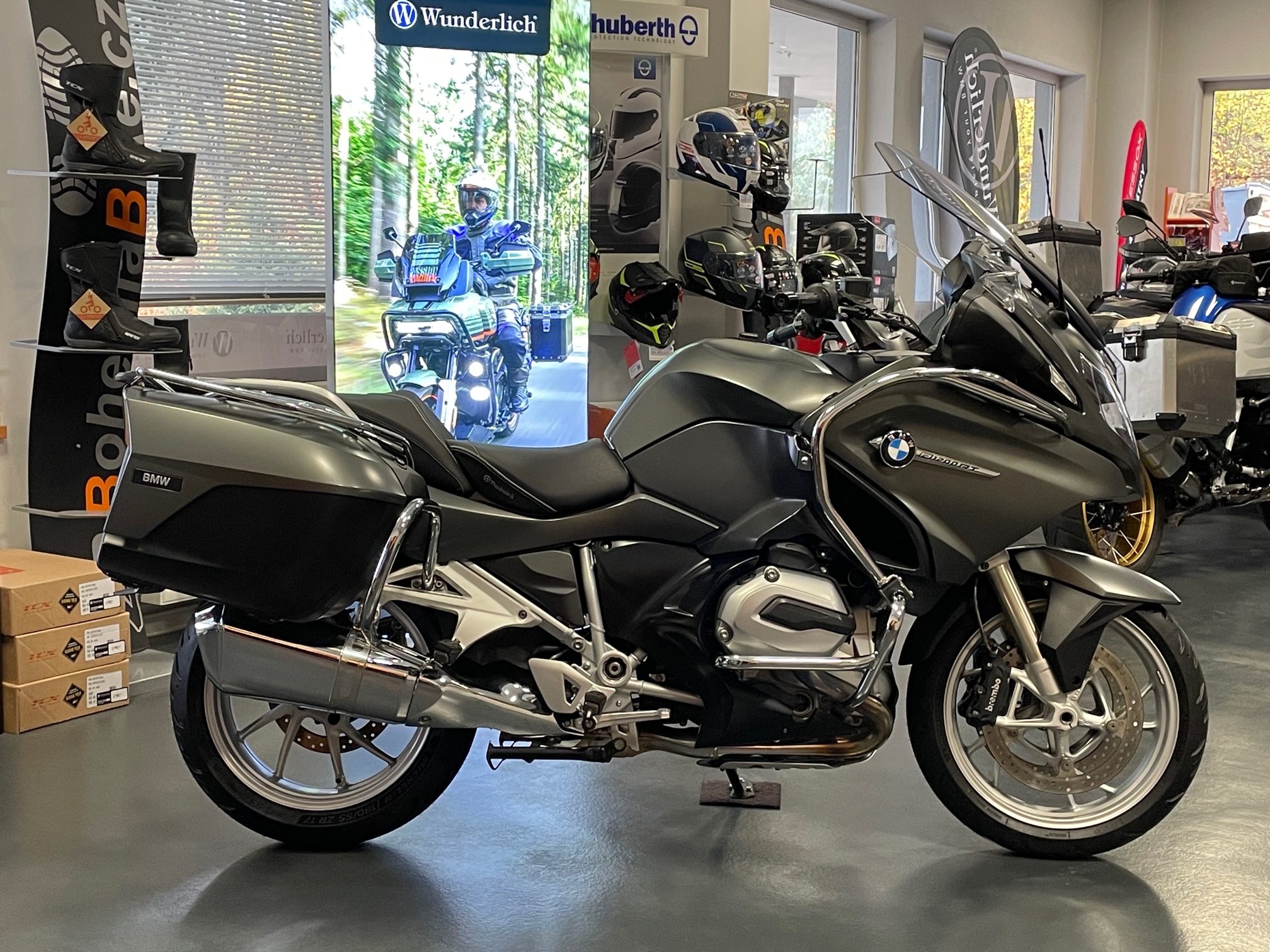NA PRODEJ BMW R 1200 RT LC CENA 339 000,- kč PRODÁNO